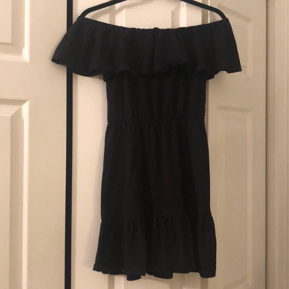 Cute and Flirty black dress!